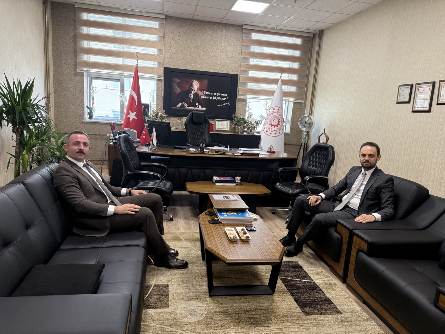 İsa Yılmaz’ın Kırıkkale Sanayi ve Teknoloji İl Müdürü Yakup Akkuş’a hayırlı olsun ziyareti